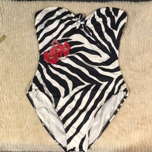 Chic Zebra print strapless bathing suit